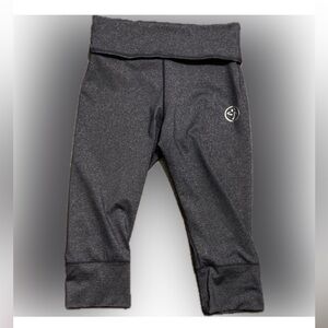 Zumba Wear So Bootyful Marvelous Grey Cropped Capris Leggings Women’s Size M